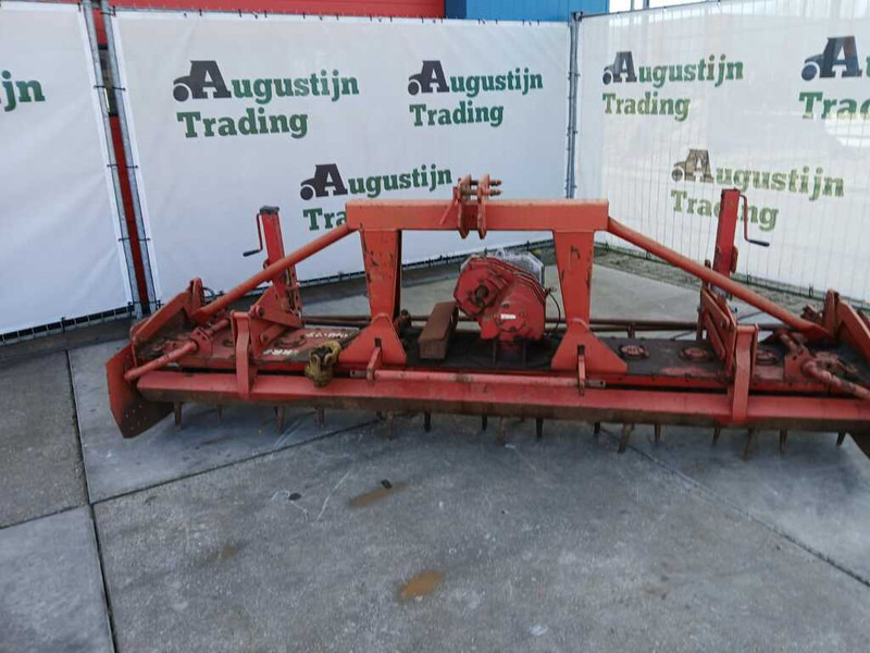 Lely Lelyterra 300-22 - Grade rotativa: foto 1 Lely Lelyterra 300-22 - Grade rotativa: foto 1