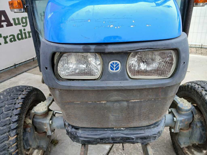 New Holland TC 27 - Mini trator: foto 5 New Holland TC 27 - Mini trator: foto 5