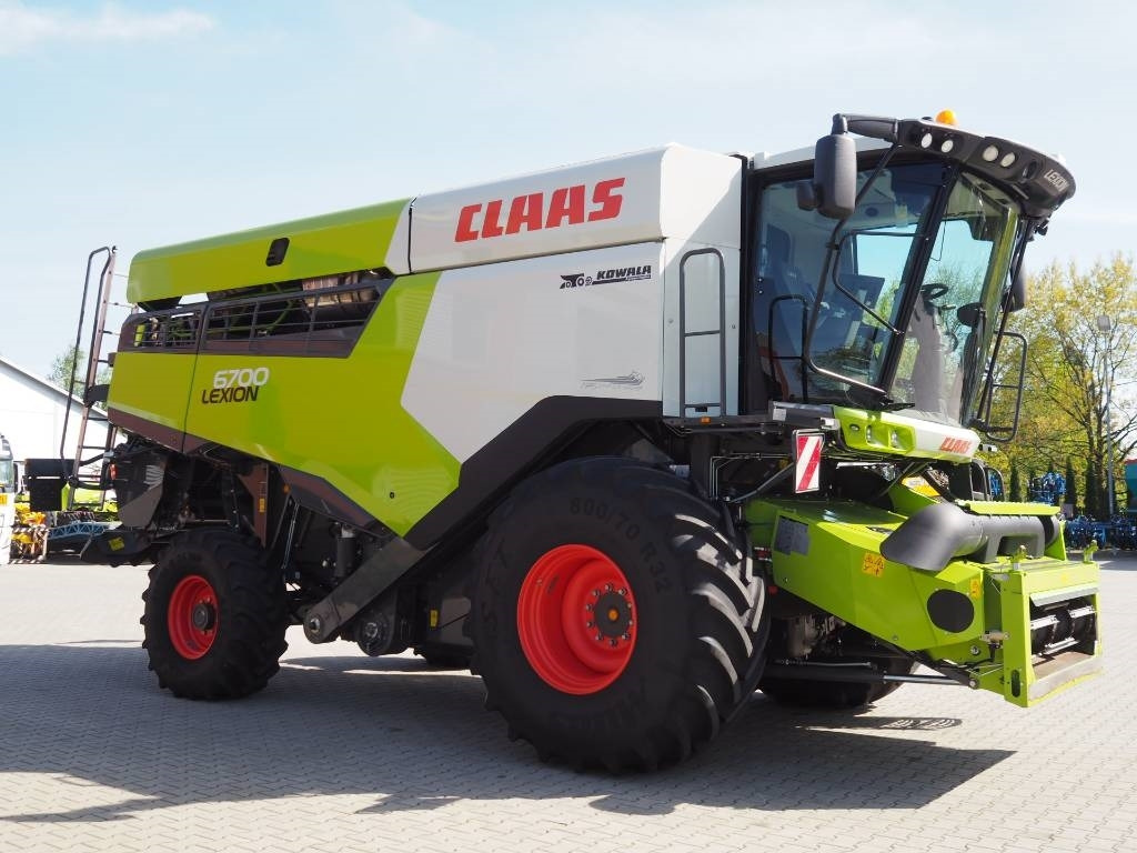Claas Lexion 6700 + V770 - Ceifeira debulhadora: foto 4 Claas Lexion 6700 + V770 - Ceifeira debulhadora: foto 4