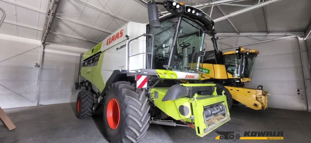 Claas Lexion 7500 + V930 - Ceifeira debulhadora: foto 1 Claas Lexion 7500 + V930 - Ceifeira debulhadora: foto 1