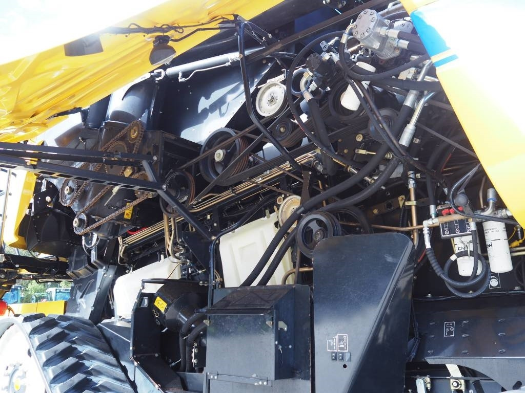 Ceifeira debulhadora New Holland CR 9090: foto 7