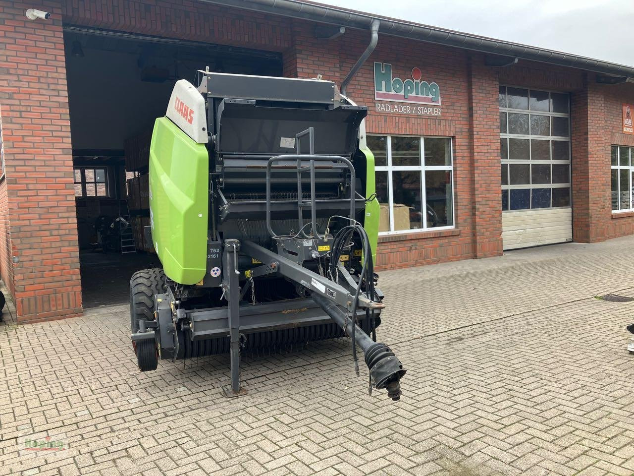 CLAAS Variant 385 - Enfardadeira de fardos redondos: foto 1 CLAAS Variant 385 - Enfardadeira de fardos redondos: foto 1