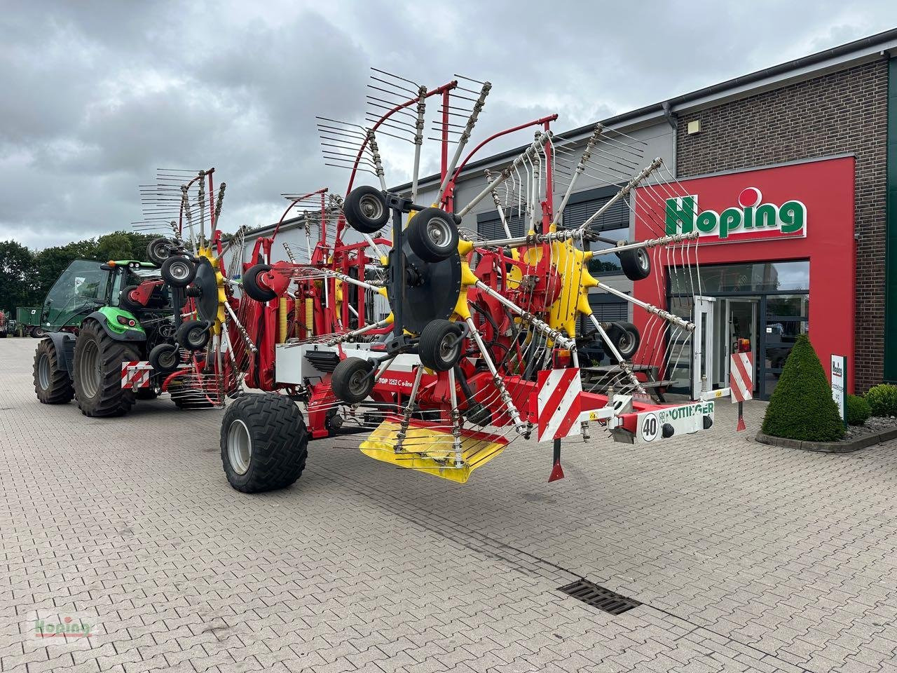 Pöttinger TOP 1252 C - Ancinho enleirador: foto 1 Pöttinger TOP 1252 C - Ancinho enleirador: foto 1