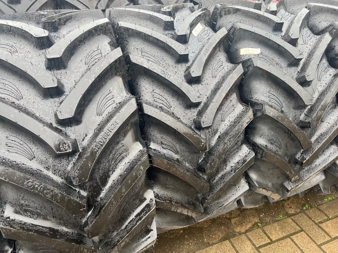 440/65R24 *GRI* - Pneu: foto 1 440/65R24 *GRI* - Pneu: foto 1