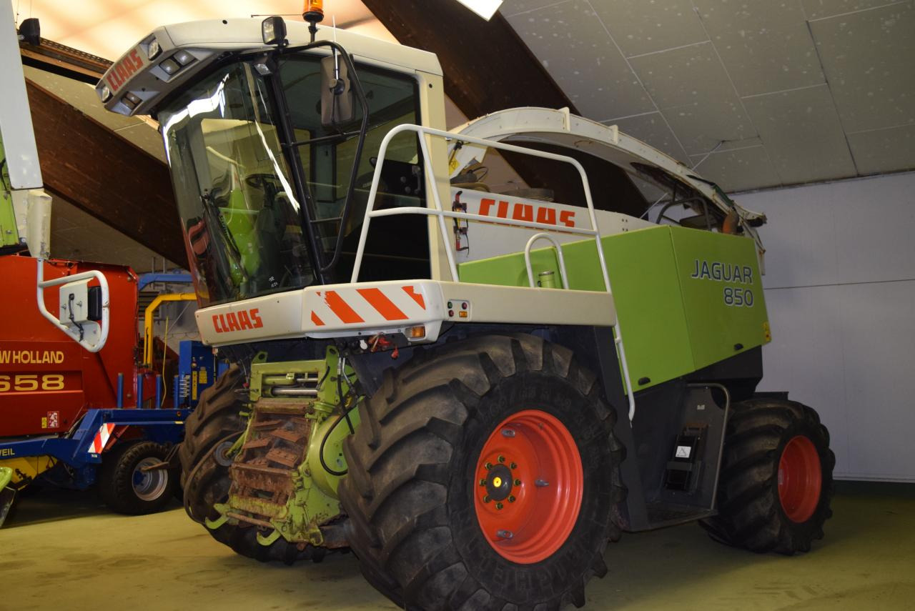 CLAAS Jaguar 850 - Picadora de forragem automotriz: foto 2 CLAAS Jaguar 850 - Picadora de forragem automotriz: foto 2