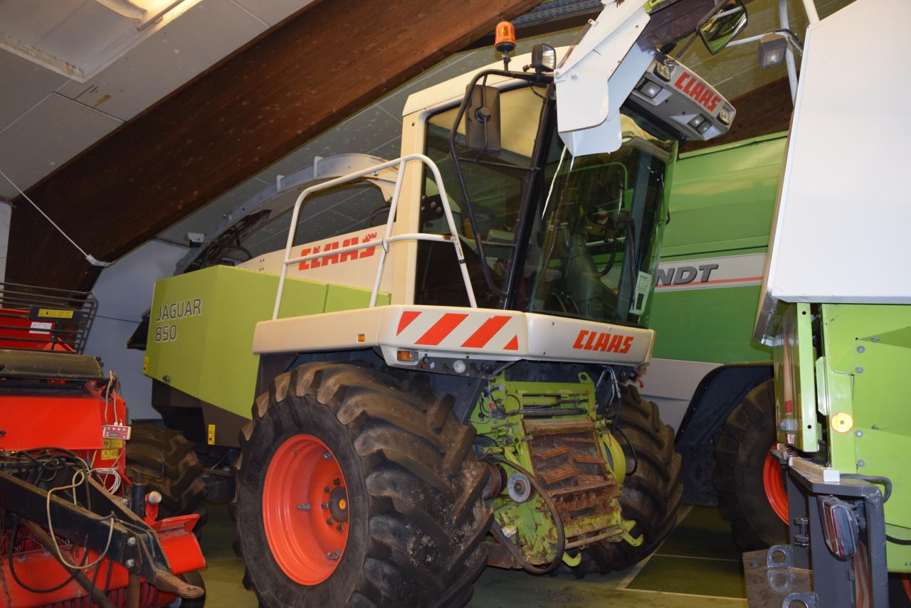 CLAAS Jaguar 850 - Picadora de forragem automotriz: foto 4 CLAAS Jaguar 850 - Picadora de forragem automotriz: foto 4