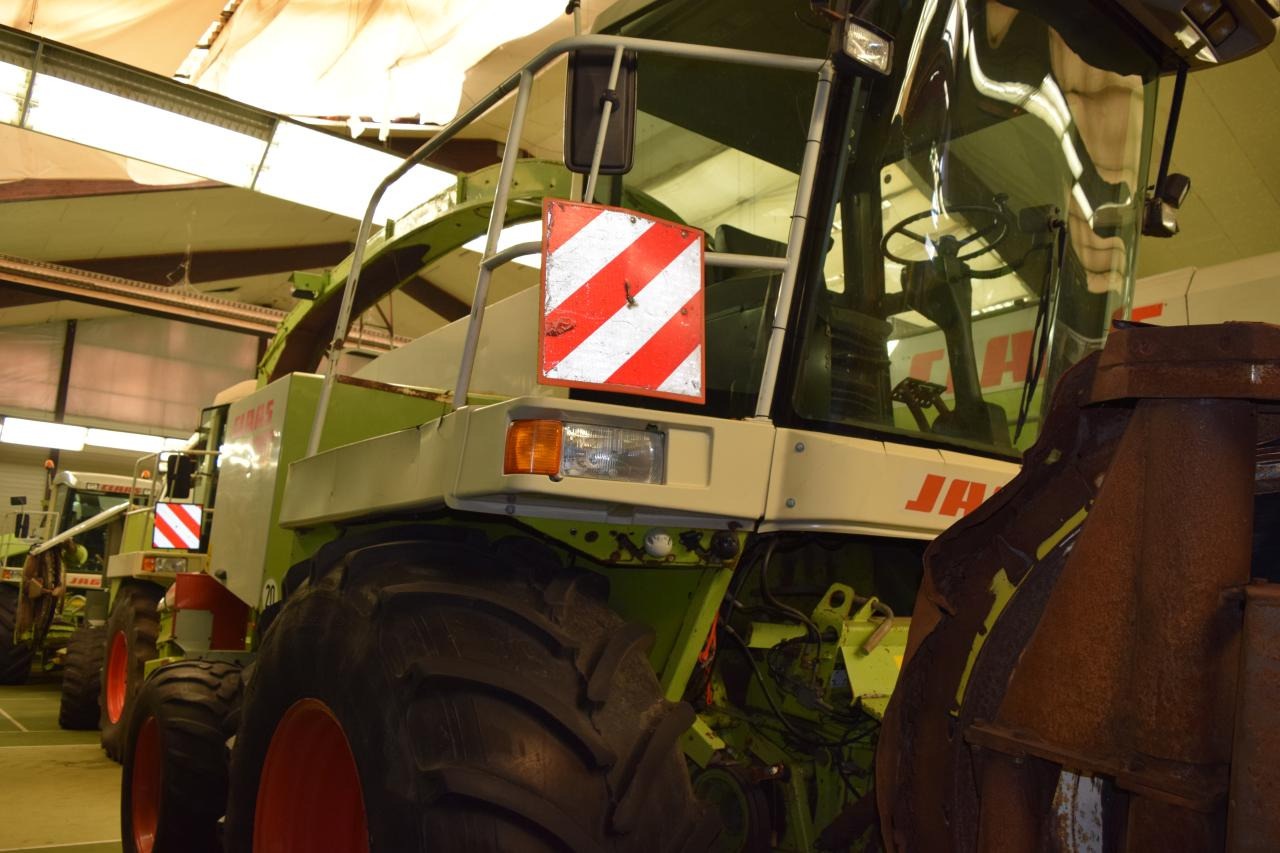 CLAAS Jaguar 860 - Picadora de forragem automotriz: foto 4 CLAAS Jaguar 860 - Picadora de forragem automotriz: foto 4