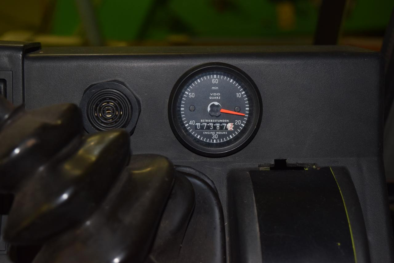 Picadora de forragem automotriz CLAAS Jaguar 860: foto 11