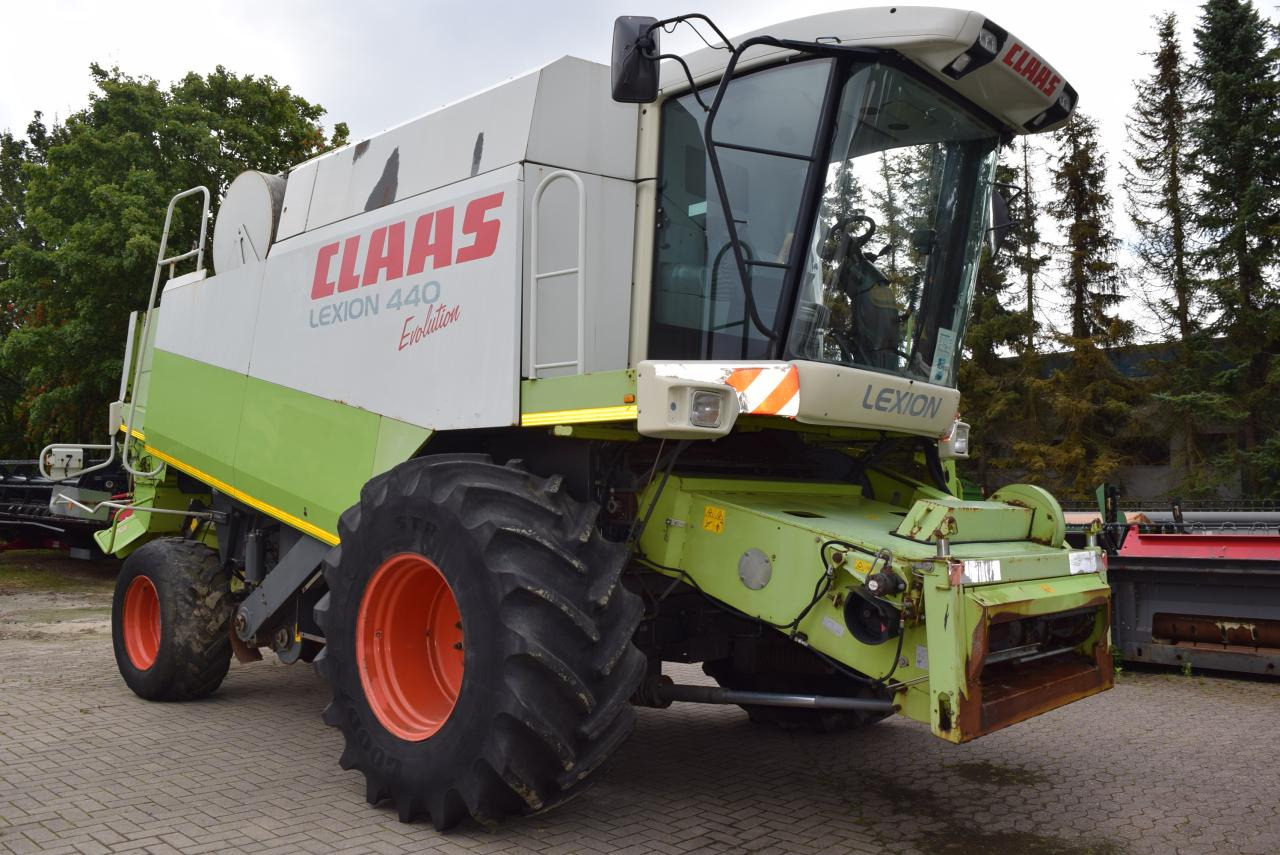 CLAAS Lexion 440 Evolution - Ceifeira debulhadora: foto 1 CLAAS Lexion 440 Evolution - Ceifeira debulhadora: foto 1