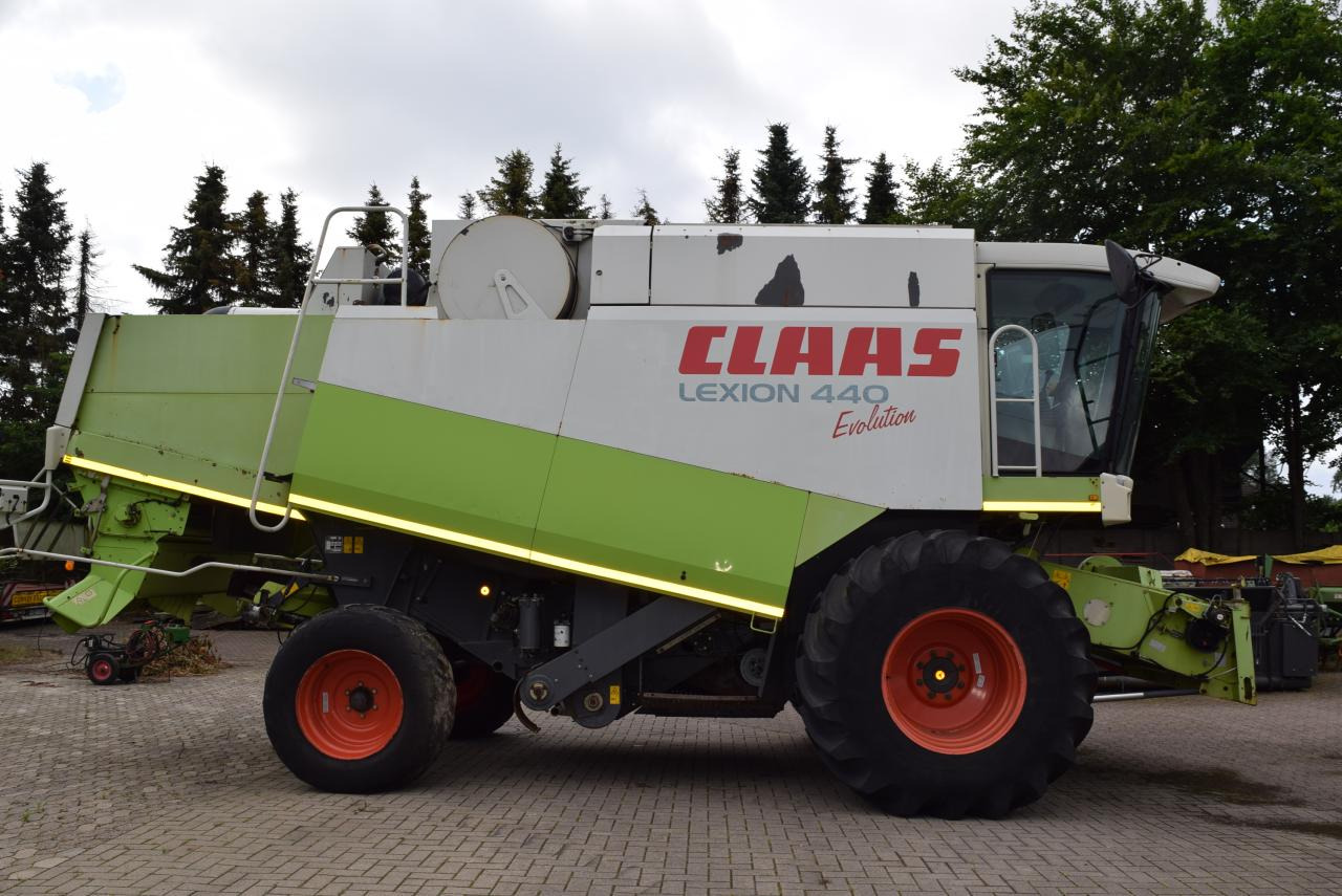 CLAAS Lexion 440 Evolution - Ceifeira debulhadora: foto 3 CLAAS Lexion 440 Evolution - Ceifeira debulhadora: foto 3