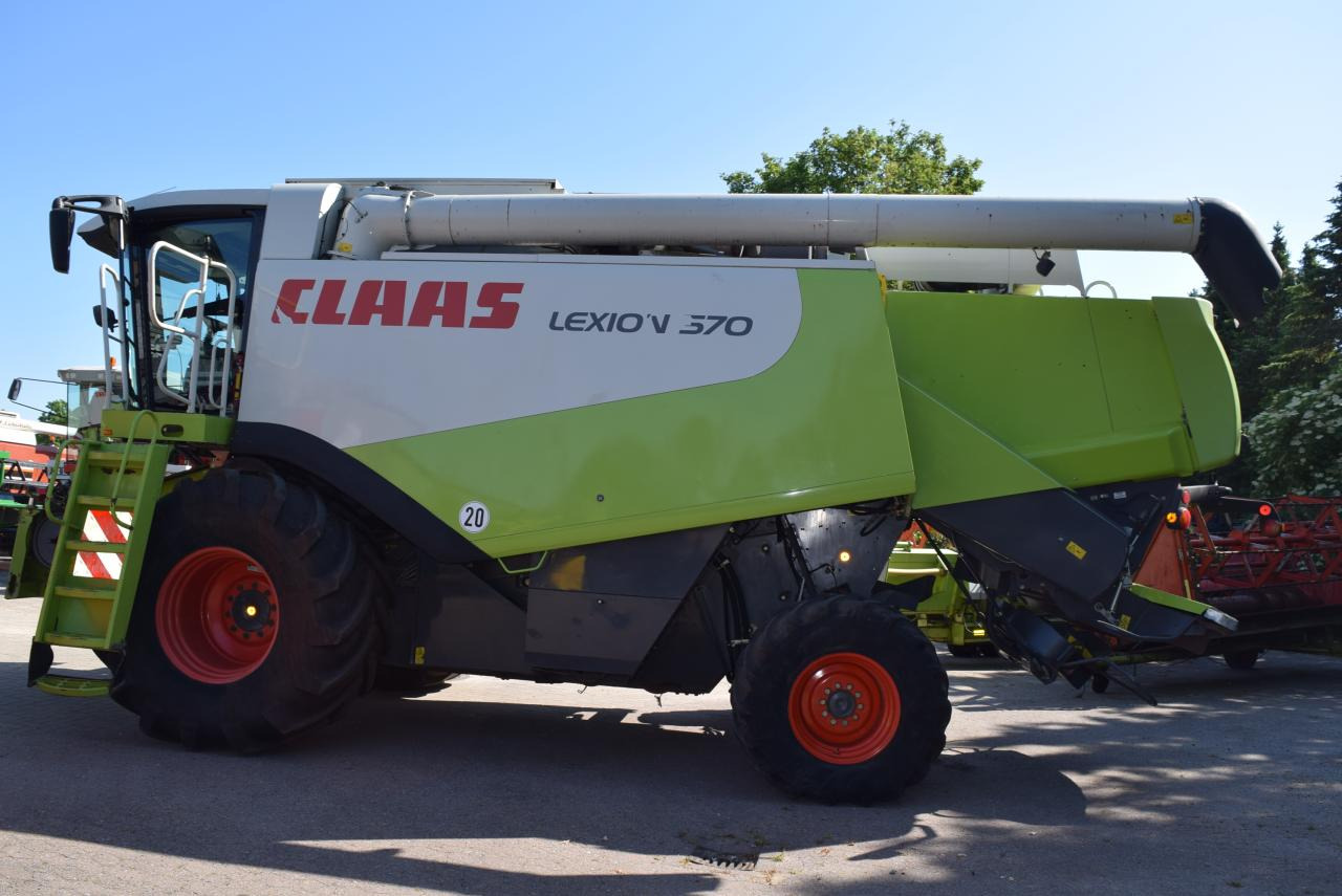 CLAAS Lexion 570 *4x4* - Ceifeira debulhadora: foto 2 CLAAS Lexion 570 *4x4* - Ceifeira debulhadora: foto 2
