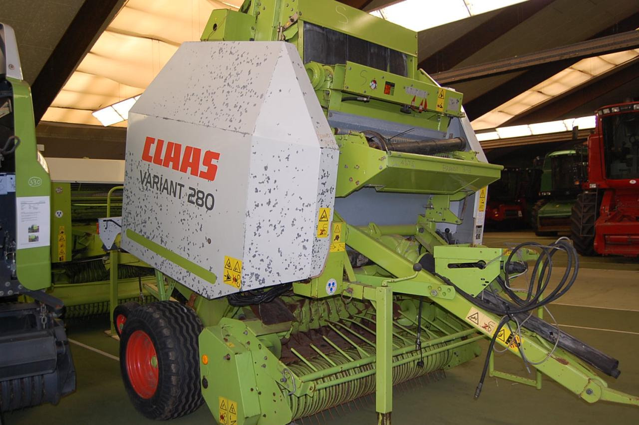 CLAAS Variant 280 - Enfardadeira de fardos redondos: foto 2 CLAAS Variant 280 - Enfardadeira de fardos redondos: foto 2