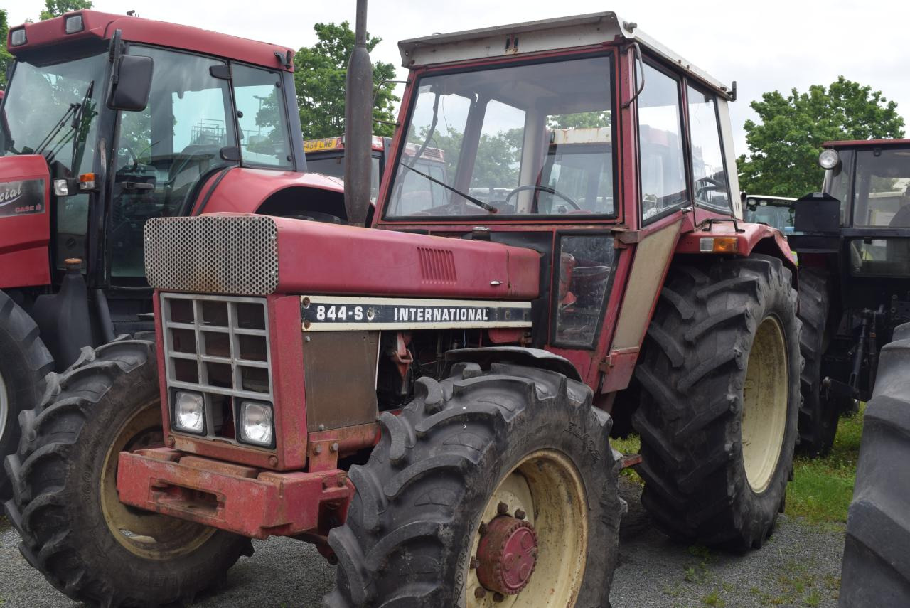 Case-IH 844 A/S - Trator: foto 2 Case-IH 844 A/S - Trator: foto 2