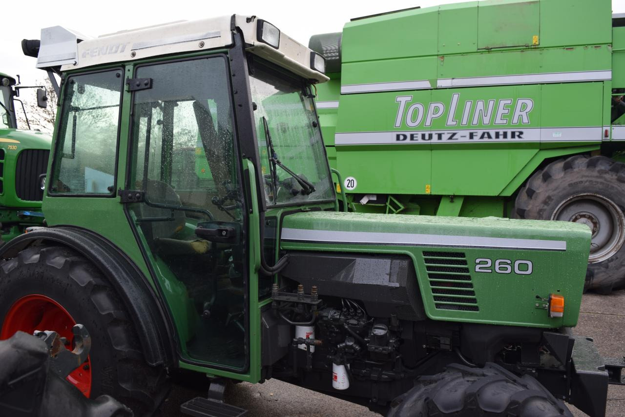 Fendt 260 V - Tractor pernalta: foto 4 Fendt 260 V - Tractor pernalta: foto 4