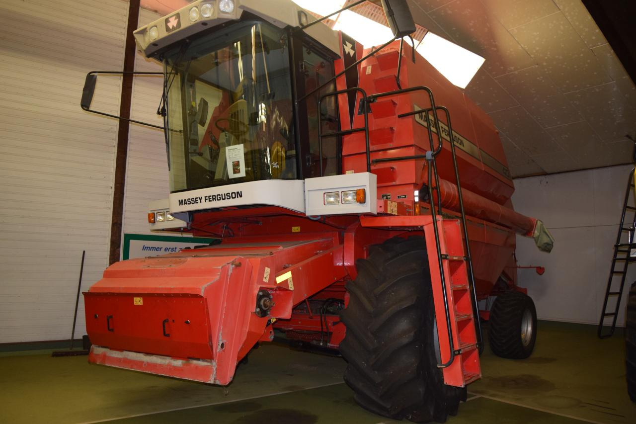 Massey Ferguson MF 40 RS - Ceifeira debulhadora: foto 1 Massey Ferguson MF 40 RS - Ceifeira debulhadora: foto 1