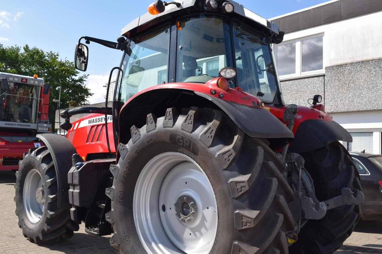 Massey Ferguson MF 7715 Dyna-6 - Trator: foto 4 Massey Ferguson MF 7715 Dyna-6 - Trator: foto 4