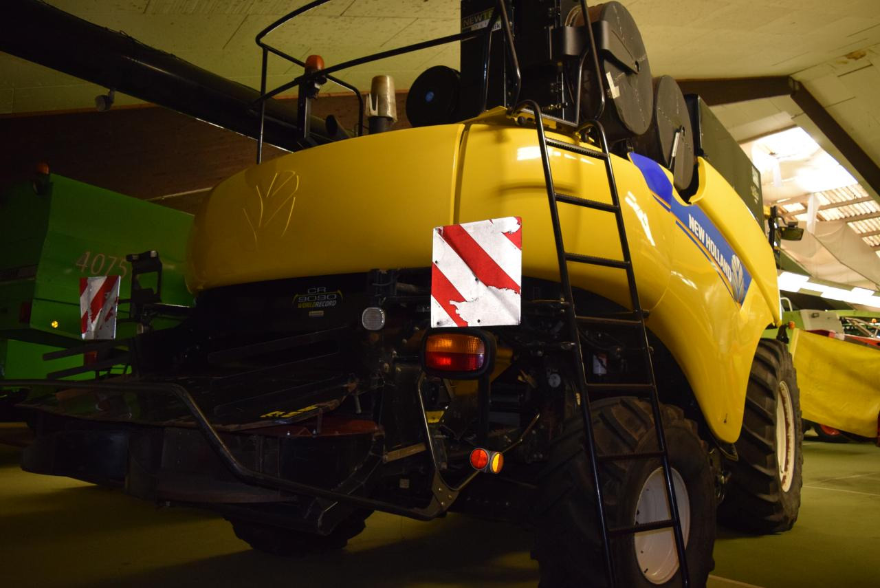 New Holland CR 9090 Elevation - Ceifeira debulhadora: foto 4 New Holland CR 9090 Elevation - Ceifeira debulhadora: foto 4