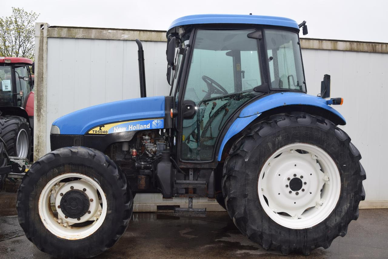 New Holland TD 5040 - Trator: foto 1 New Holland TD 5040 - Trator: foto 1