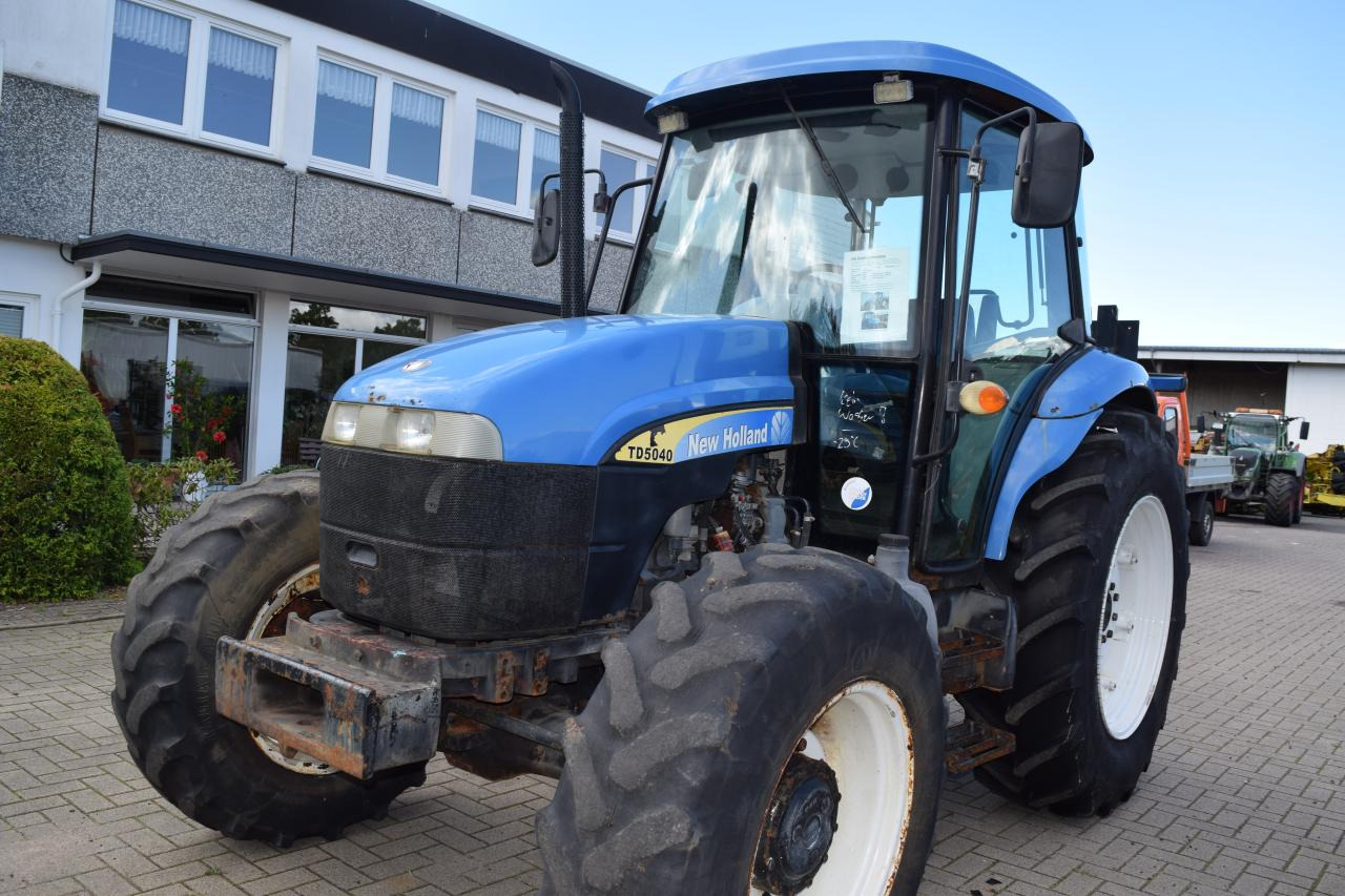 New Holland TD 5040 - Trator: foto 4 New Holland TD 5040 - Trator: foto 4