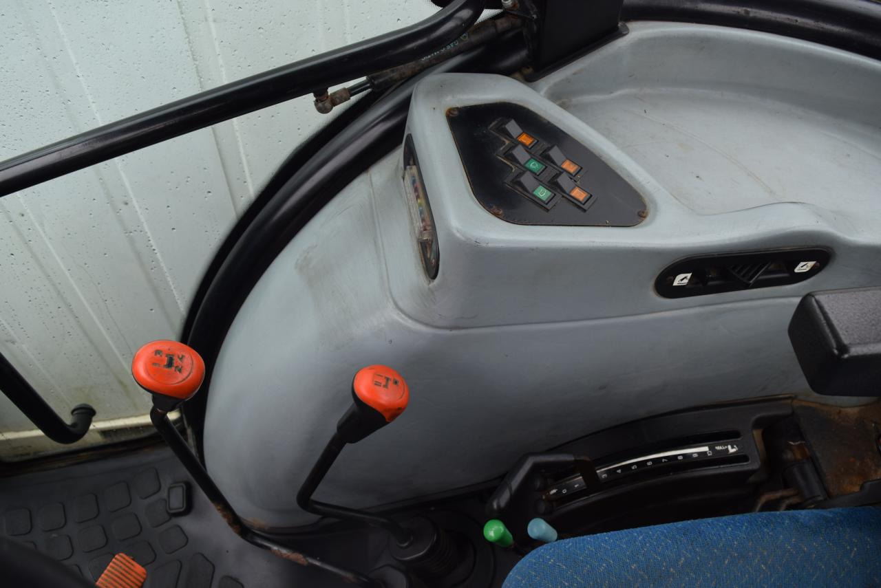 Trator New Holland TD 5040: foto 7