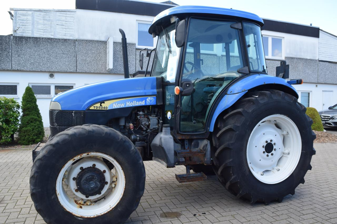 New Holland TD 5040 - Trator: foto 1 New Holland TD 5040 - Trator: foto 1