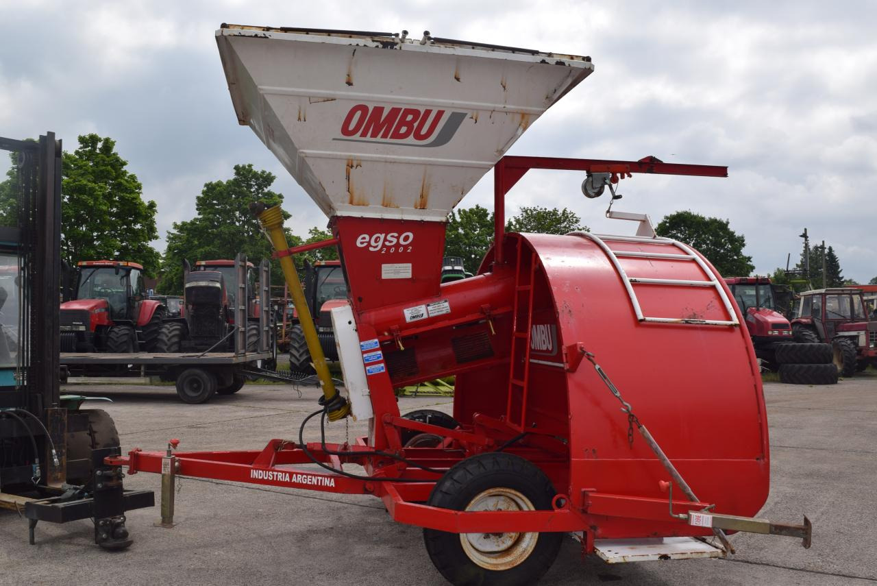 Schlauchpresse/Schlauchsilierung Embolsadoras Ombu EGSO 2002 - Equipamento de pós-colheita: foto 1 Schlauchpresse/Schlauchsilierung Embolsadoras Ombu EGSO 2002 - Equipamento de pós-colheita: foto 1