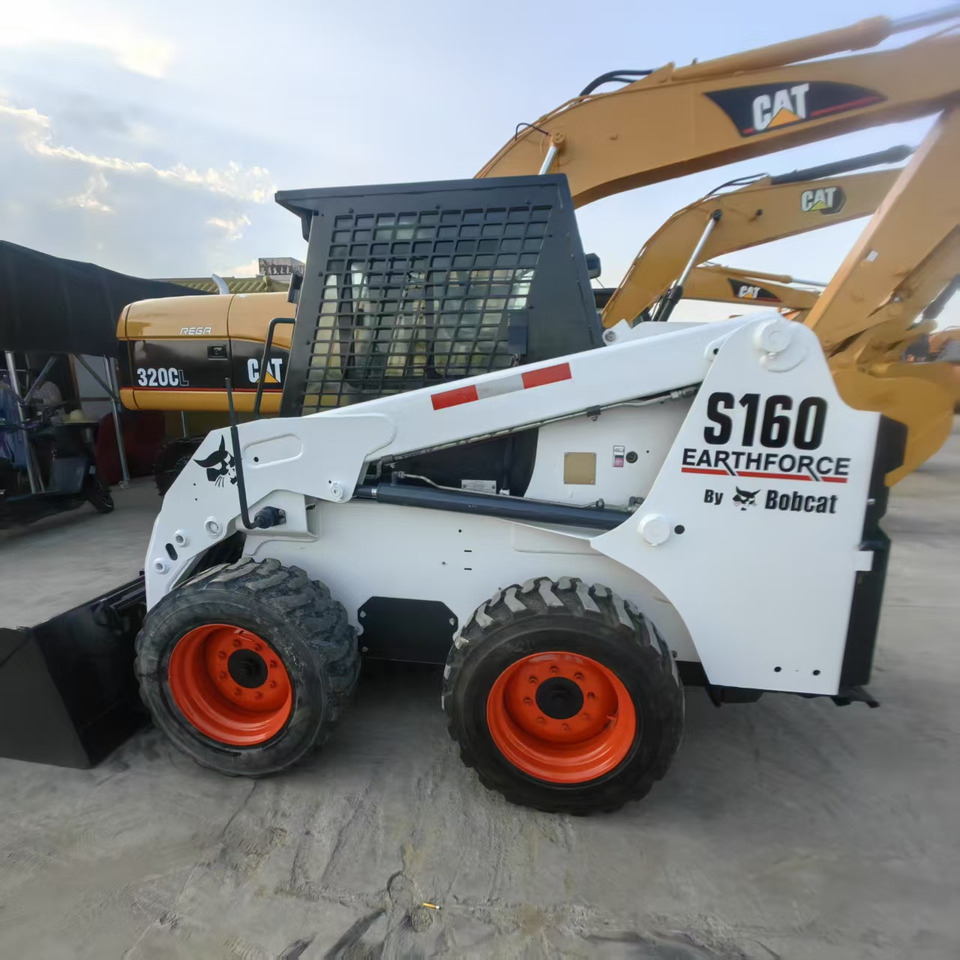 BOBCAT S160 - Mini pá carregadora: foto 1 BOBCAT S160 - Mini pá carregadora: foto 1