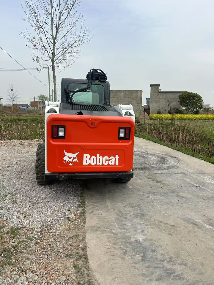 BOBCAT S550 - Mini pá carregadora: foto 2 BOBCAT S550 - Mini pá carregadora: foto 2