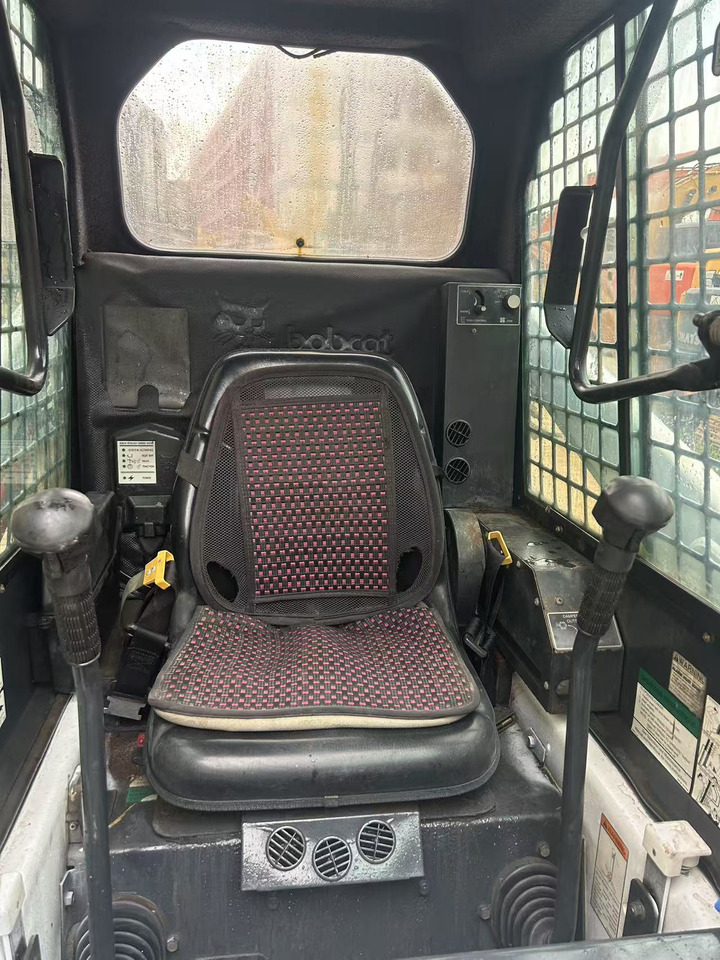 Bobcat S130 - Mini pá carregadora: foto 2 Bobcat S130 - Mini pá carregadora: foto 2