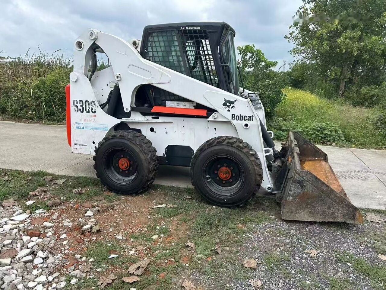 Bobcat S300 - Mini pá carregadora: foto 2 Bobcat S300 - Mini pá carregadora: foto 2