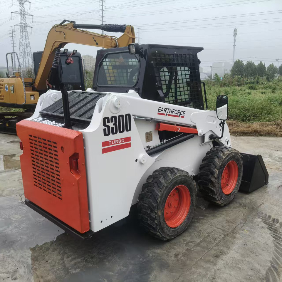 Bobcat S300 - Mini pá carregadora: foto 4 Bobcat S300 - Mini pá carregadora: foto 4