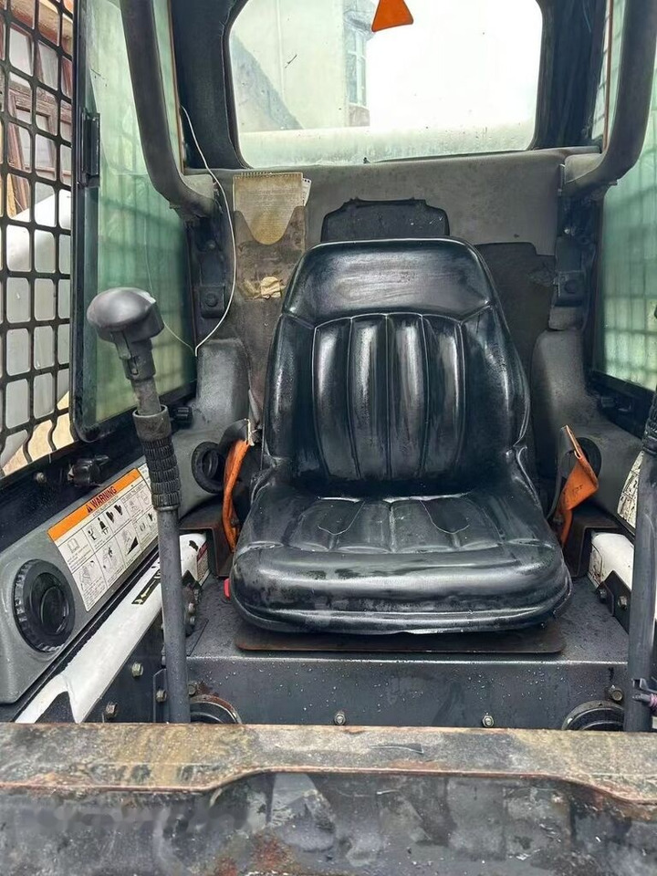 Bobcat S300 - Mini pá carregadora: foto 5 Bobcat S300 - Mini pá carregadora: foto 5