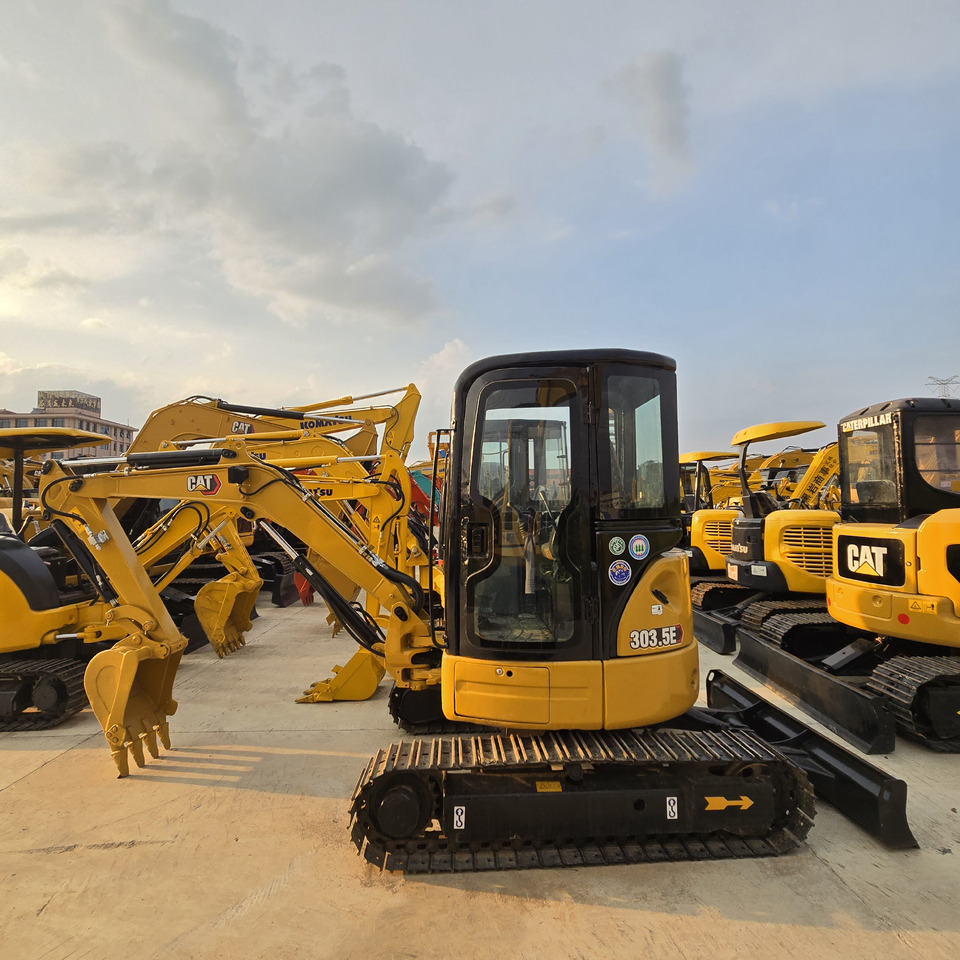 CATERPILLAR 303.5E2 - Mini escavadeira: foto 1 CATERPILLAR 303.5E2 - Mini escavadeira: foto 1