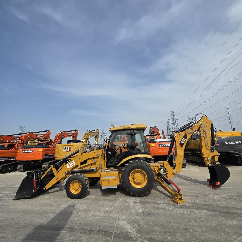 CATERPILLAR 426F - Retroescavadeira: foto 1 CATERPILLAR 426F - Retroescavadeira: foto 1