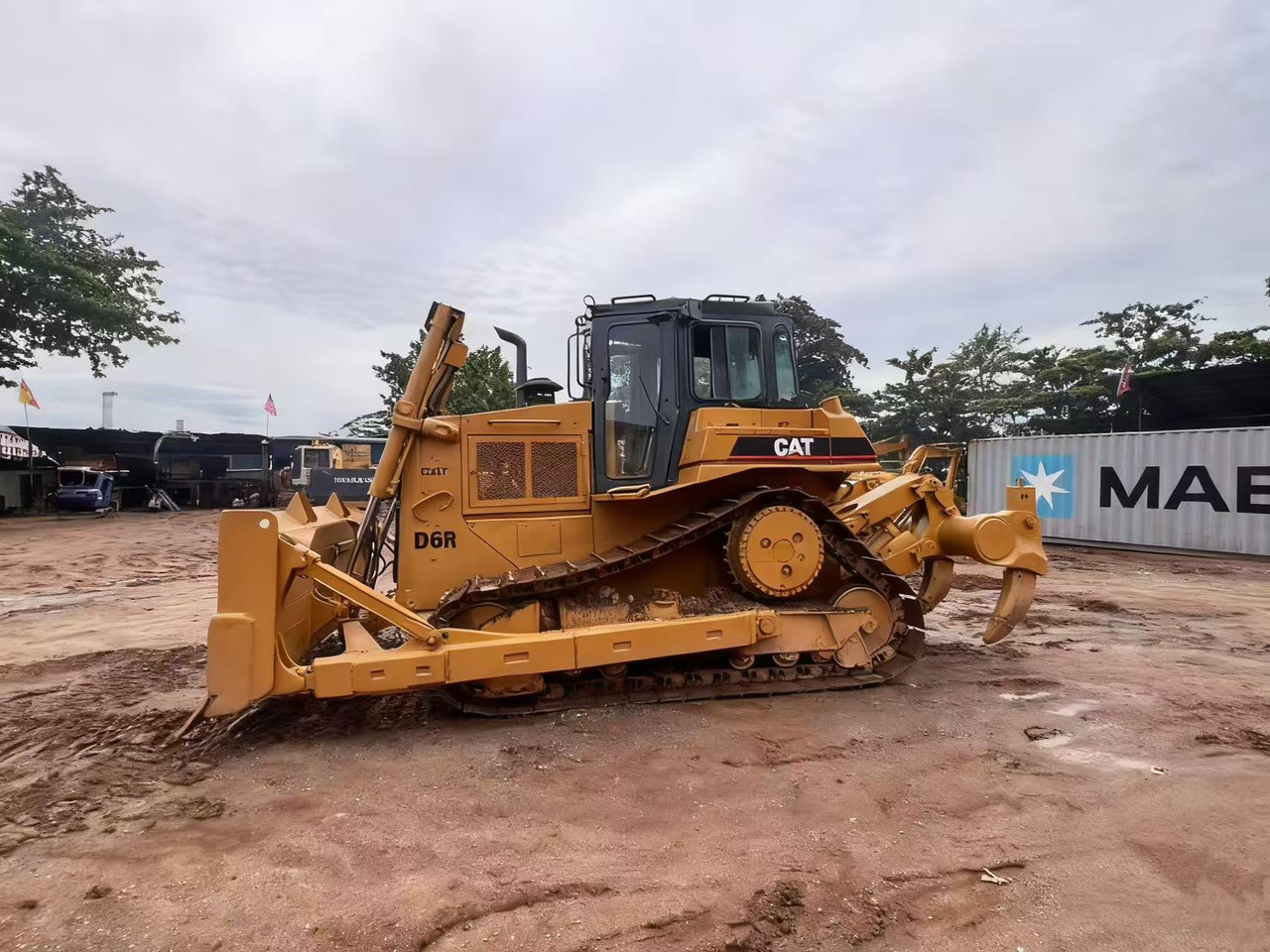 CATERPILLAR D6R - Buldôzer: foto 1 CATERPILLAR D6R - Buldôzer: foto 1