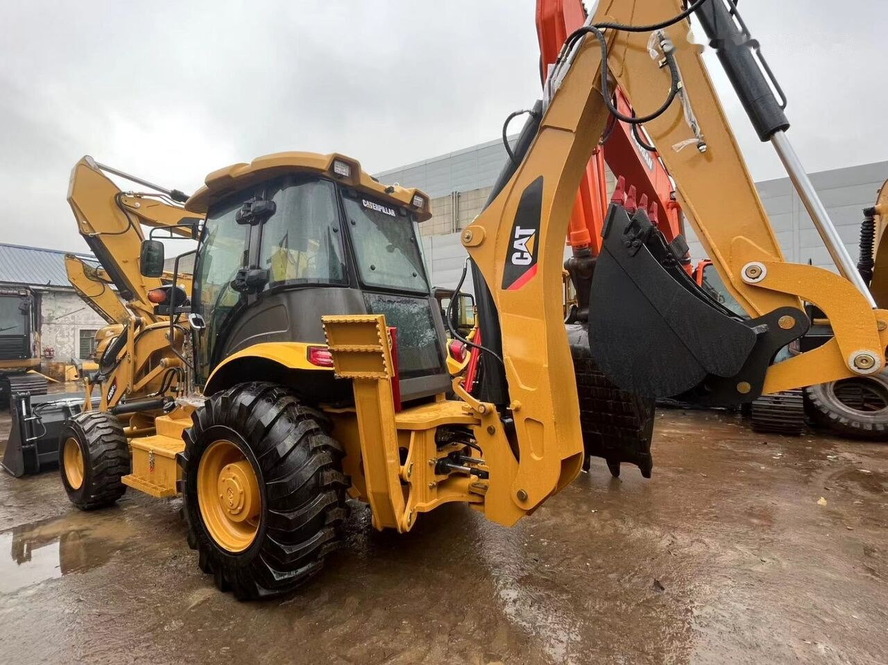 Caterpillar 430F - Retroescavadeira: foto 1 Caterpillar 430F - Retroescavadeira: foto 1