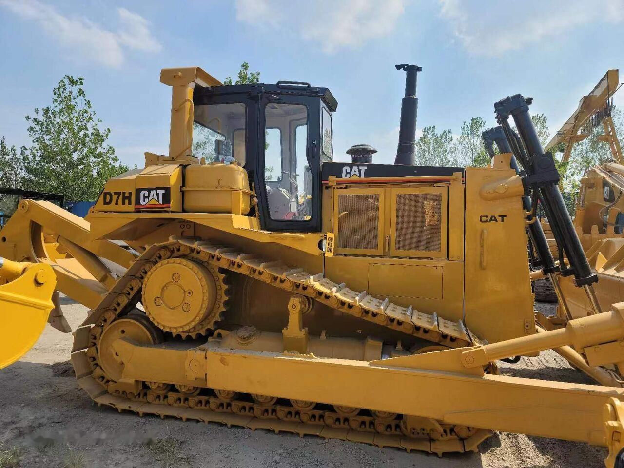 Caterpillar D7H - Buldôzer: foto 3 Caterpillar D7H - Buldôzer: foto 3