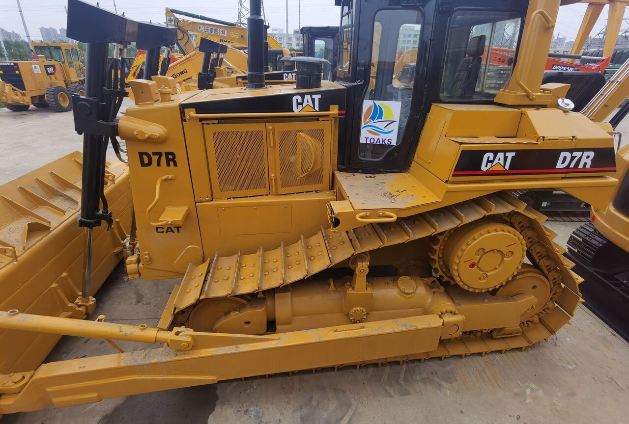 Caterpillar D7R - Buldôzer: foto 3 Caterpillar D7R - Buldôzer: foto 3