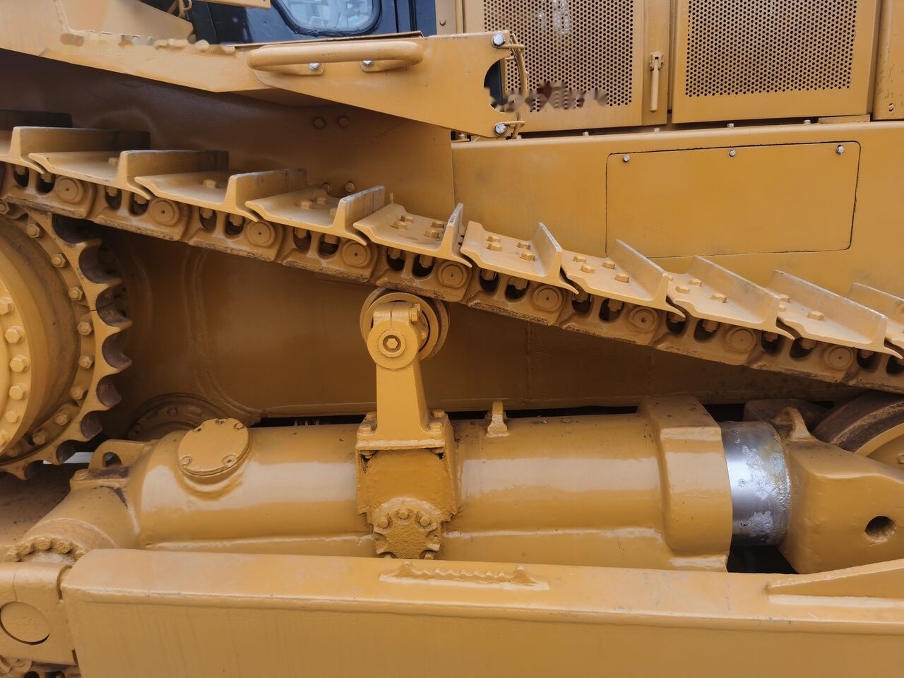 Caterpillar D8R - Buldôzer: foto 1 Caterpillar D8R - Buldôzer: foto 1