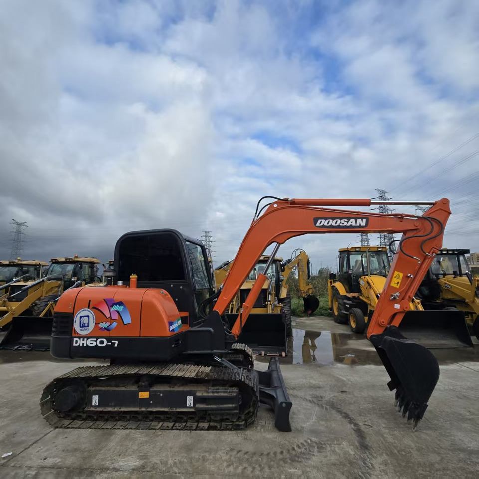 DOOSAN DH60-7 - Mini escavadeira: foto 1 DOOSAN DH60-7 - Mini escavadeira: foto 1
