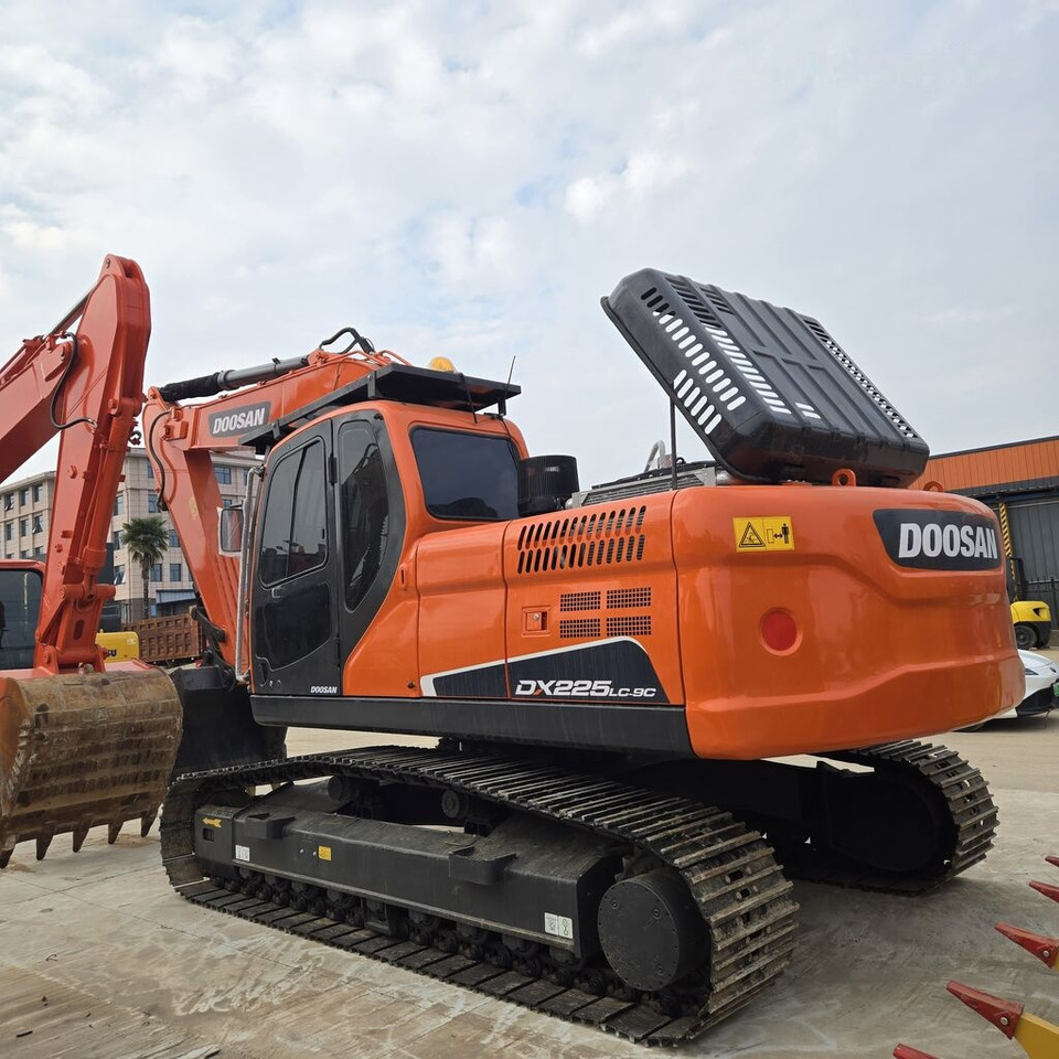 Doosan DX225LC - Escavadora de rastos: foto 1 Doosan DX225LC - Escavadora de rastos: foto 1