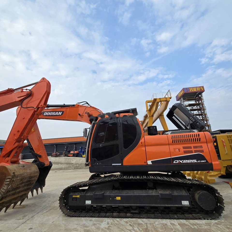Doosan DX225LC - Escavadora de rastos: foto 4 Doosan DX225LC - Escavadora de rastos: foto 4