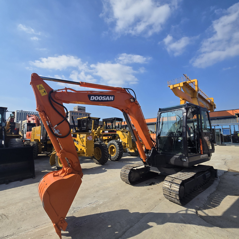 Doosan DX60 - Mini escavadeira: foto 1 Doosan DX60 - Mini escavadeira: foto 1