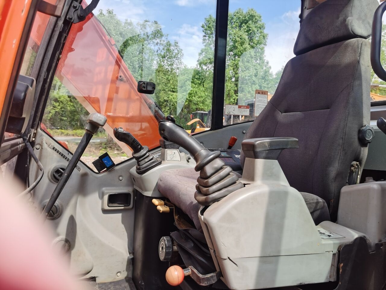 Doosan DX75 - Escavadora de rastos: foto 1 Doosan DX75 - Escavadora de rastos: foto 1