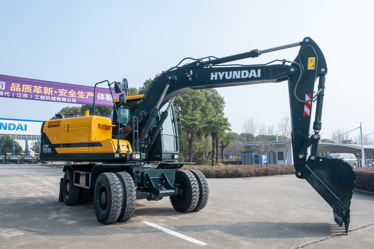 HYUNDAI HW150 - Escavadeira de rodas: foto 2 HYUNDAI HW150 - Escavadeira de rodas: foto 2