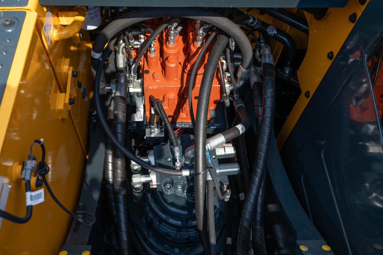Escavadeira de rodas novo HYUNDAI HW210: foto 7