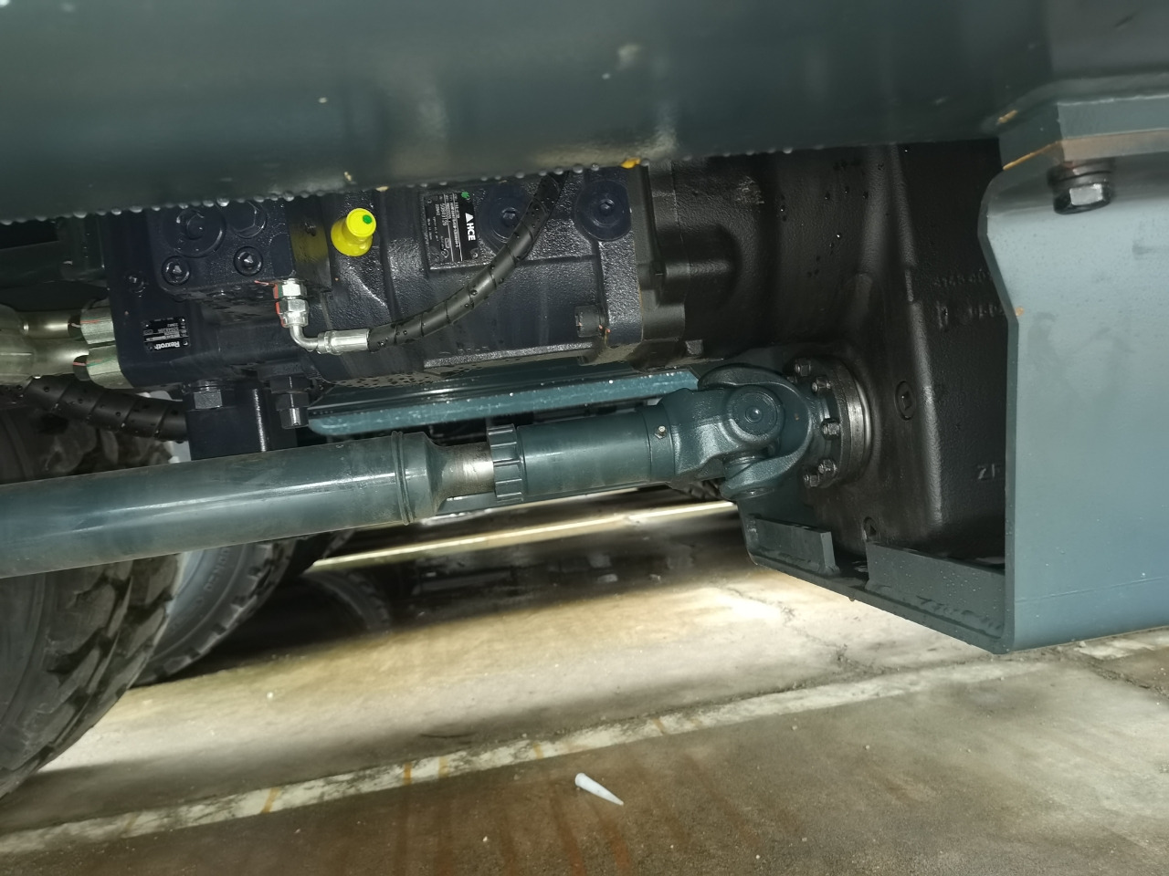 HYUNDAI HW210 - Escavadeira de rodas: foto 5 HYUNDAI HW210 - Escavadeira de rodas: foto 5