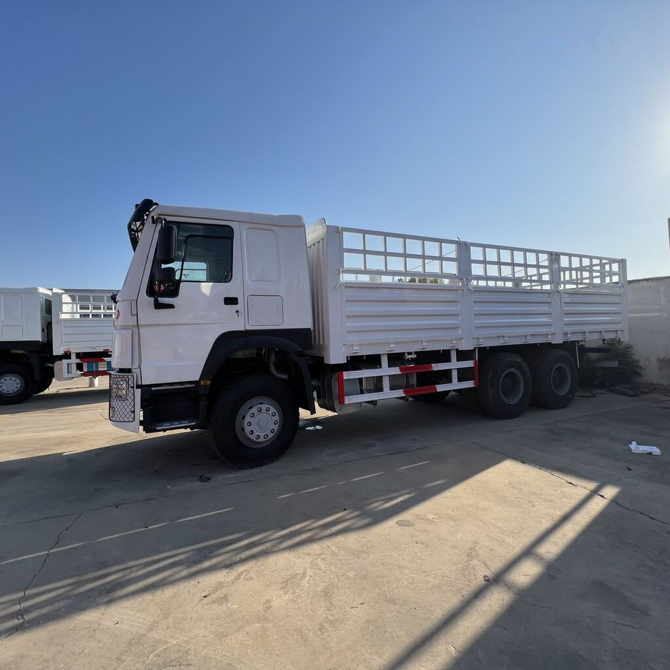 Howo 6*4 flatbed truck - Camião de caixa aberta/ Plataforma: foto 5 Howo 6*4 flatbed truck - Camião de caixa aberta/ Plataforma: foto 5
