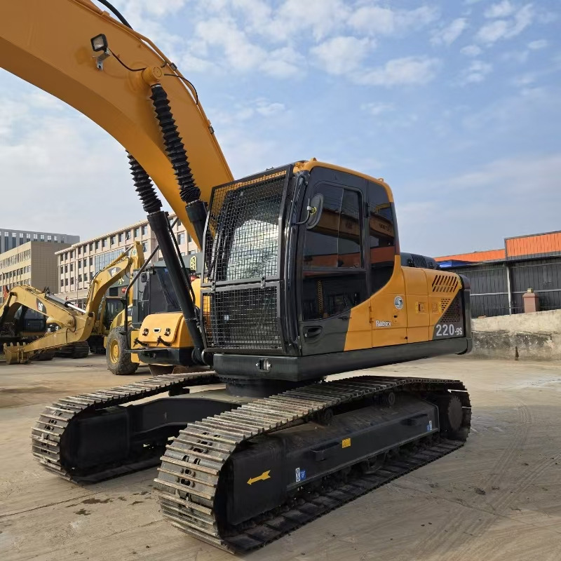 Hyundai R220-9S - Escavadora de rastos: foto 4 Hyundai R220-9S - Escavadora de rastos: foto 4