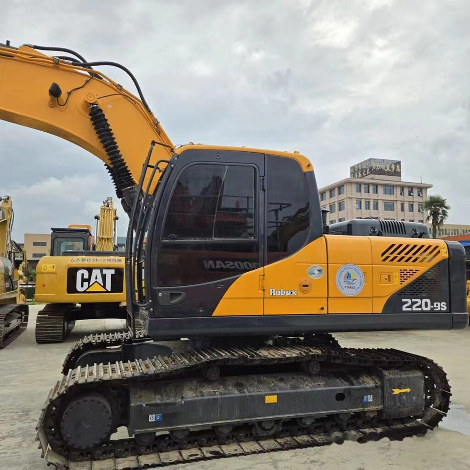 Escavadora de rastos Hyundai R220LC-9s: foto 7